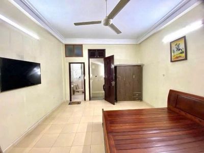 Nhà phố 36 m² · 3 PN · Đường Lạc Long Quân