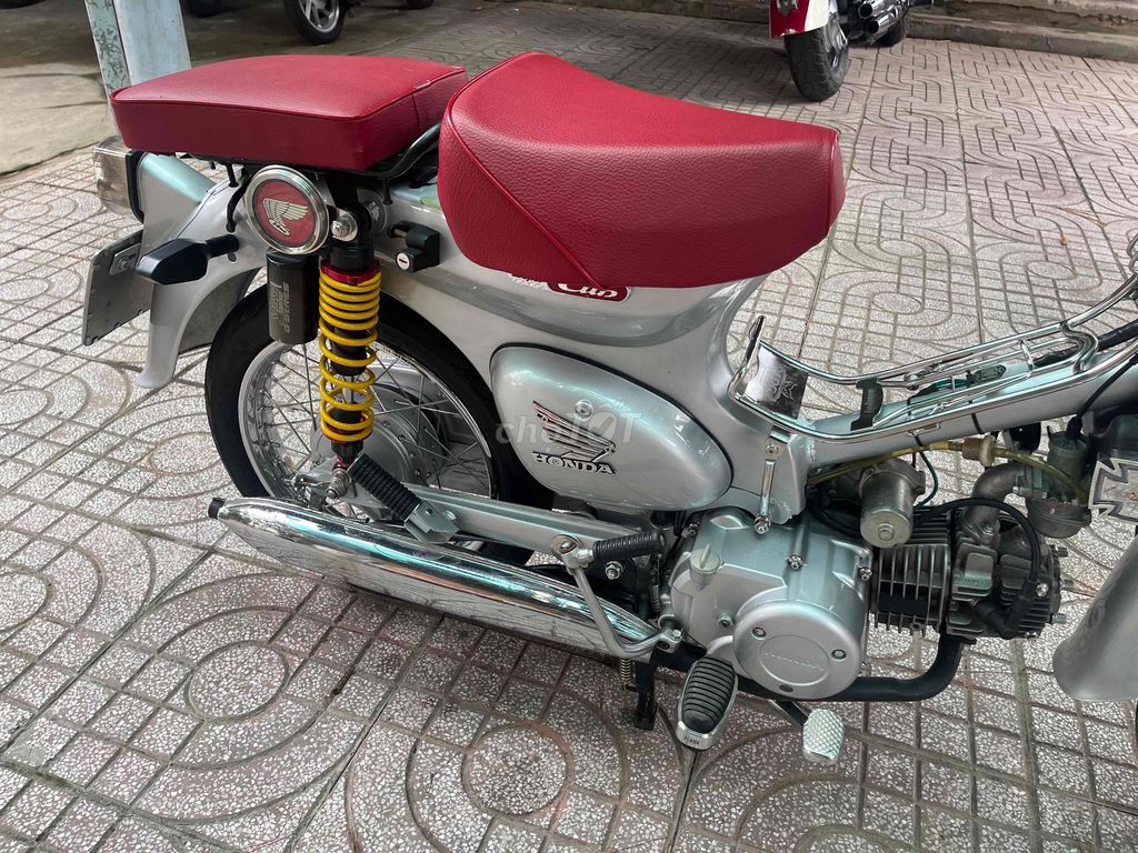 Honda Cub 50 màu Bạc. Mua bán Xe máy tại Thành phố Vĩnh Long Vĩnh Long được đăng bởi Đạt  hình 3