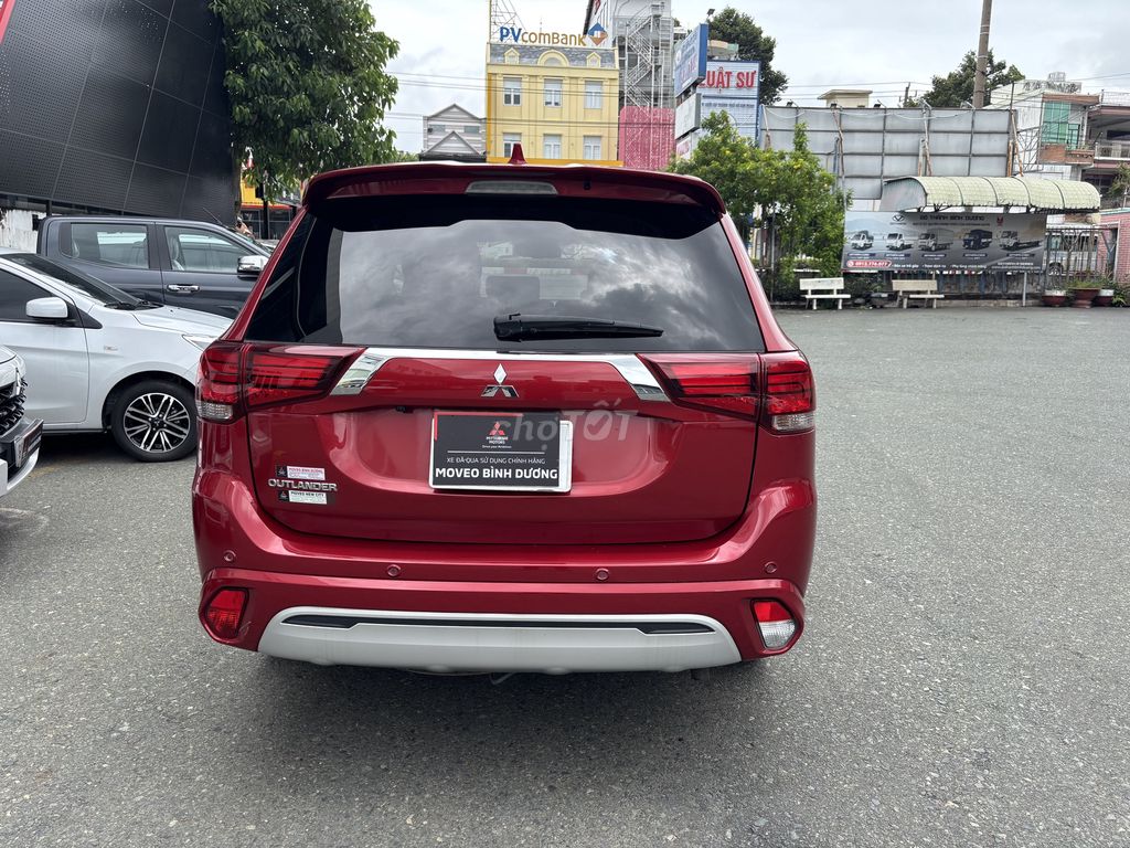 Mitsubishi Outlander Đỏ 7 chỗ. Mua bán Ô tô tại Thành phố Thủ Dầu Một Bình Dương được đăng bởi Mr Việt Mitsubishi BD hình 12