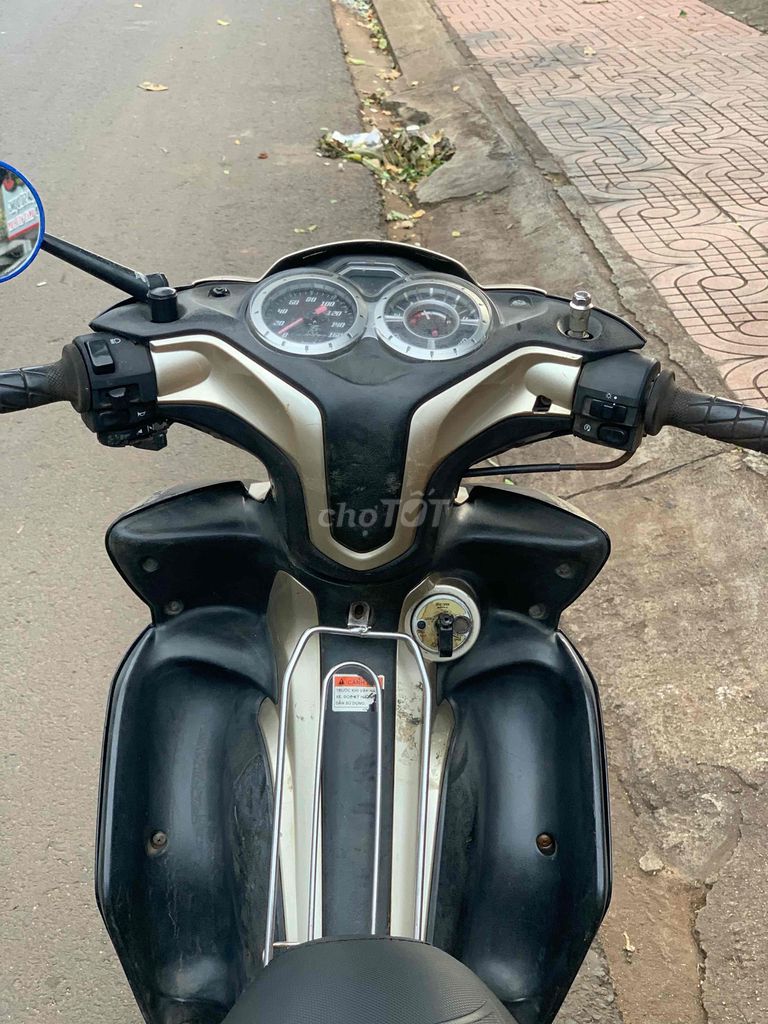 BÁN NHANH JUPITER XE HÃNG MÁY OK GIẤY TỜ ĐỦ CHO AE. Mua bán Xe máy tại Thành phố Buôn Ma Thuột Đắk Lắk được đăng bởi XE MÁY ĐÔNG TÚ hình 4