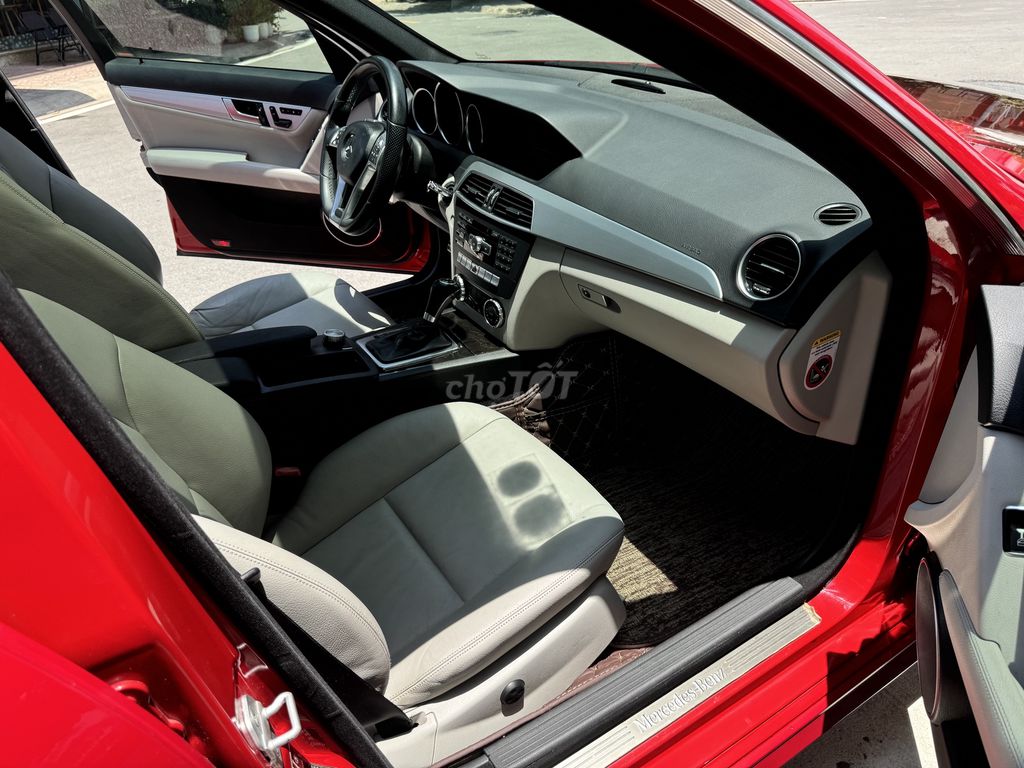 Mercedes Benz C Class 2012 C300 AMG siêu mới. Mua bán Ô tô tại Huyện Mỹ Đức Hà Nội được đăng bởi Mr. Đại mua bán ô tô hình 11