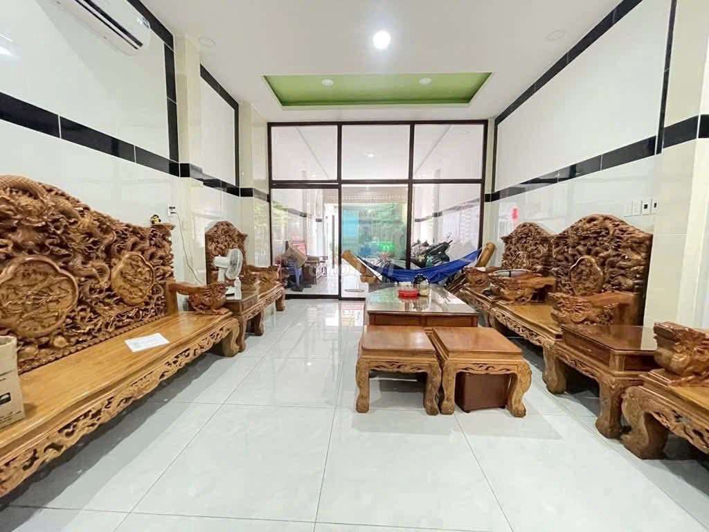 Căn hộ dịch vụ 4.5mx24m, dòng tiền 30tr/ tháng hẻm 8m 1/ Lê Văn Khương