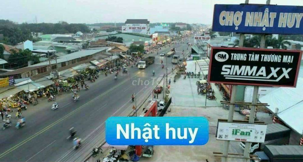 Bán gấp căn nhà 1 trệt 2 lầu ngay chợ NHẬT HUy