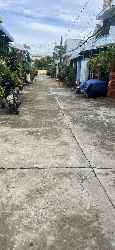 nhà bán hẻm 557 trần quang diệu