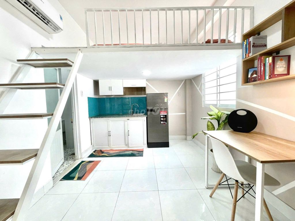 Аренда недорогой комнаты 30м² с антресолью от собственника рядом с рынком Ba Chieu