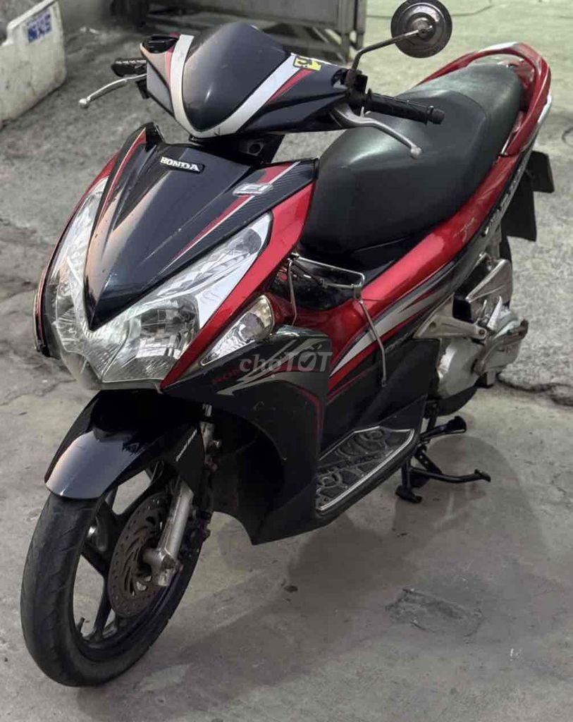 Honda Air Blade 2024 красно-черный