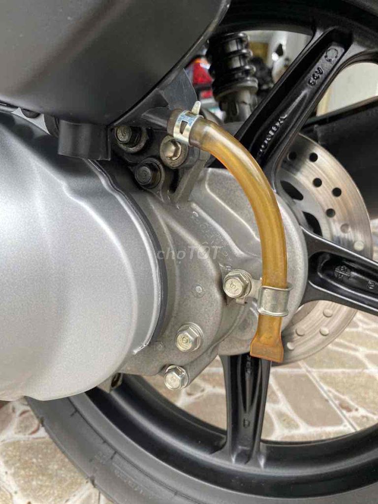 sh 150 mẫu Ý đời 2011 trắng đen. Mua bán Xe máy tại Quận Bình Thuỷ Cần Thơ được đăng bởi vũ hình 4