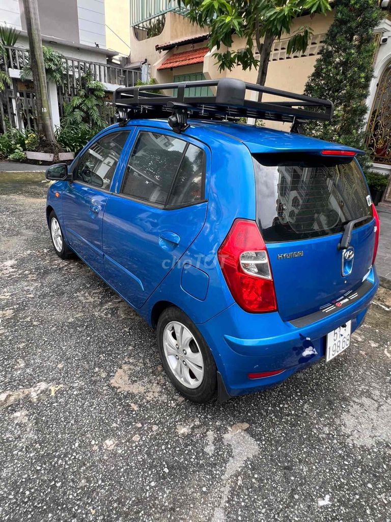 Hyundai i10 2011 1.2 полная комплектация автомат синий