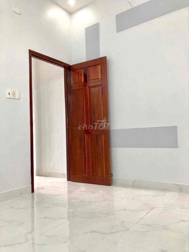 Nhà Bán Phú Định giáp Q6 ,Sổ Hồng hoàn công đủ, BTCT,cách MT 50m