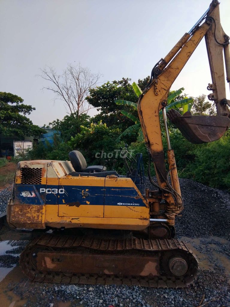 Komatsu pc30-6