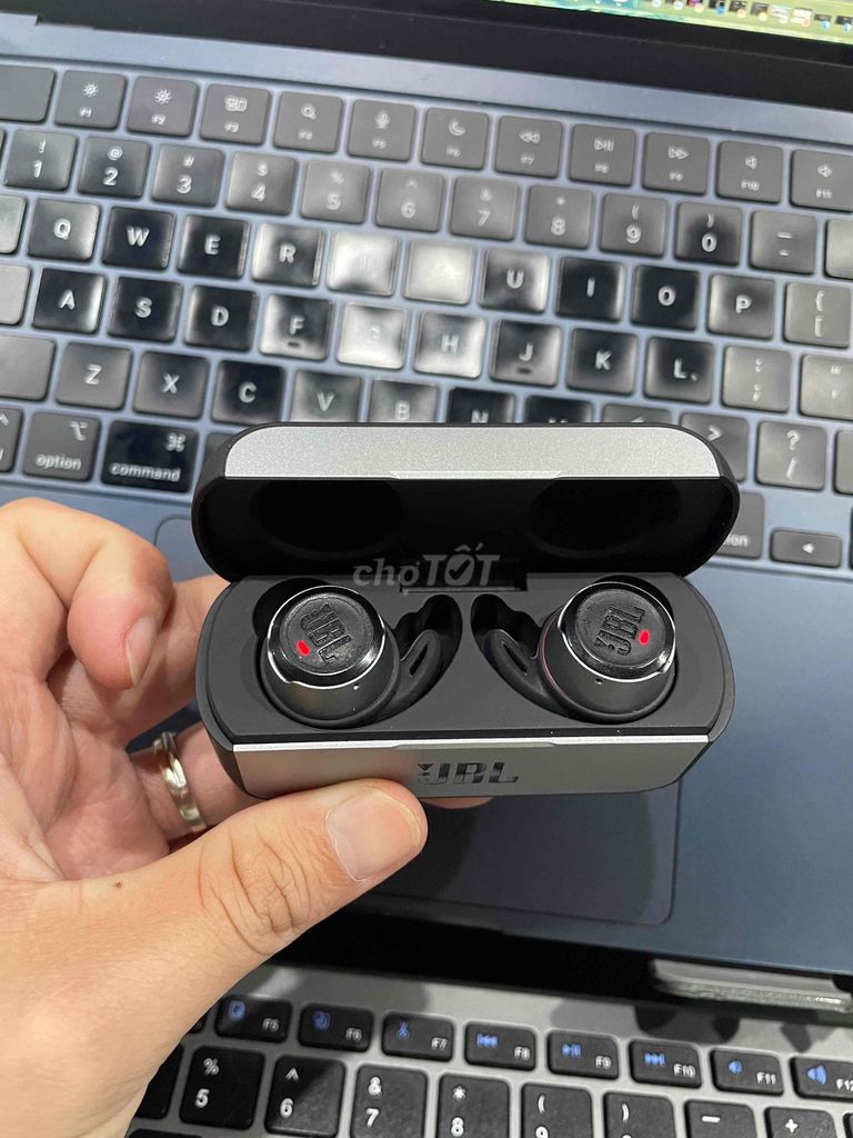 Tai nghe JBL Reflect Flow Đen. Mua bán Tivi, Âm thanh tại Quận Gò Vấp Tp Hồ Chí Minh được đăng bởi Dustin hình 1