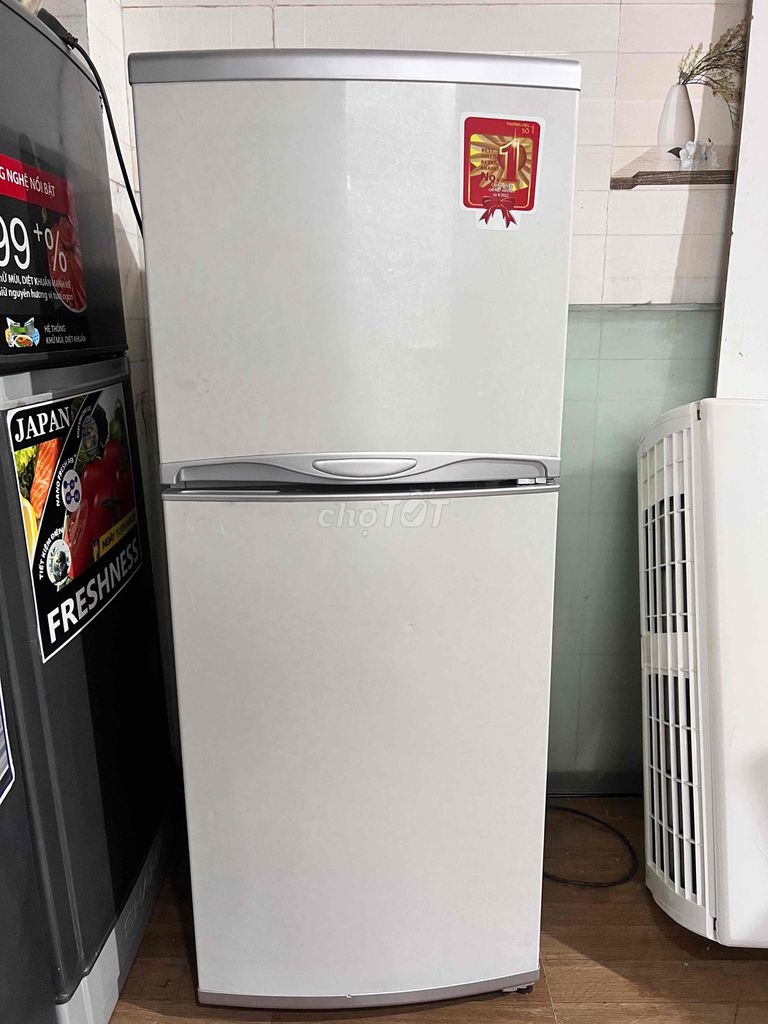 Tủ lạnh Sharp 140 lít Trắng Không đóng tuyết. Mua bán Tủ lạnh tại Quận Ninh Kiều Cần Thơ được đăng bởi Nguyễn Tân hình 1