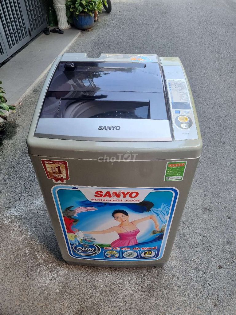 Thanh lý máy giặt Sanyo 8 kg siêu mới có BH