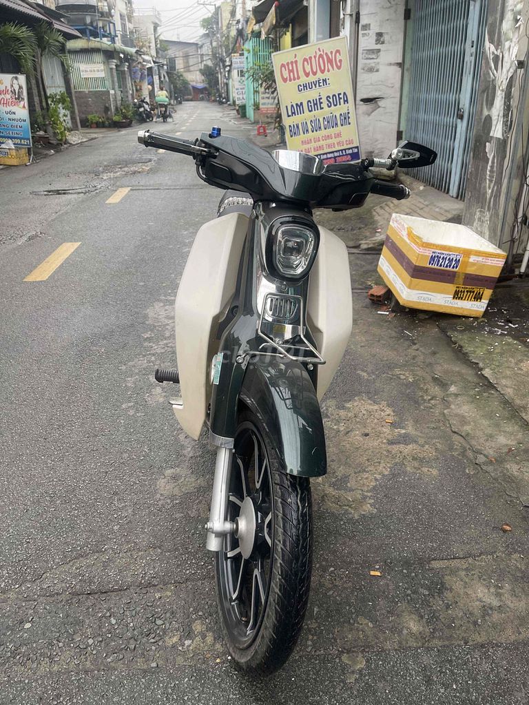 Honda Cup 50 2023 Đen trắng 5km. Mua bán Xe máy tại Quận Bình Tân Tp Hồ Chí Minh được đăng bởi Nguyễn Tuấn Kiệt hình 3