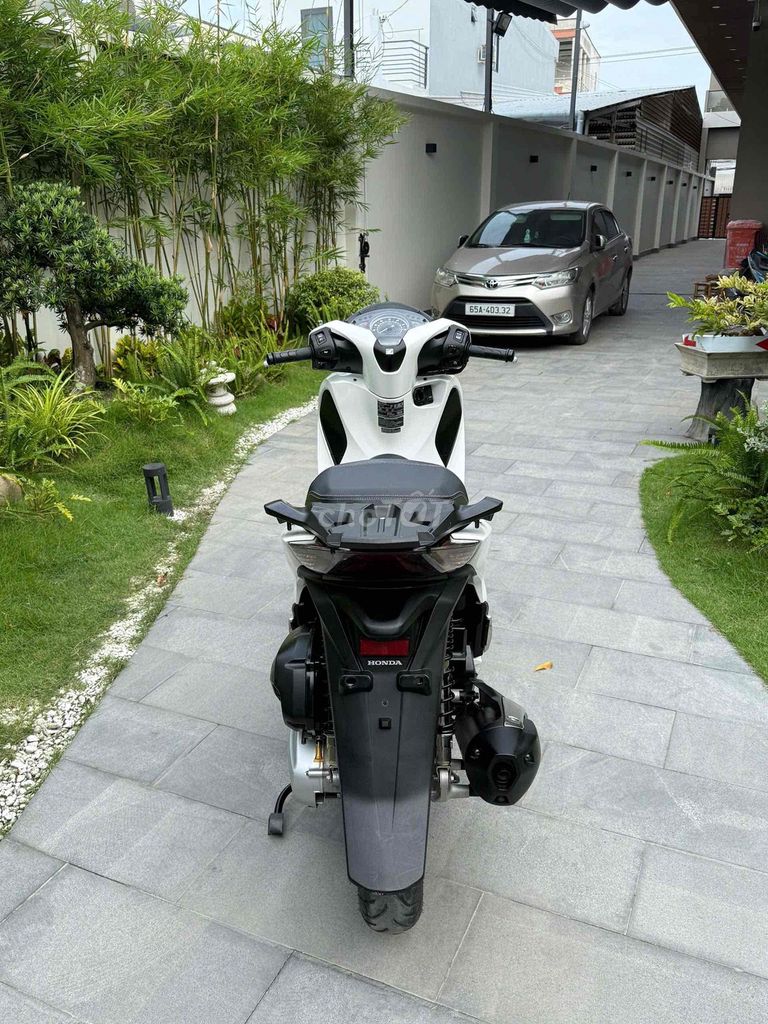 Honda SH150 CBS 2018 Trắng 4000 km. Mua bán Xe máy tại undefined undefined được đăng bởi Cửa Hàng Xe Máy Quang Sang hình 16