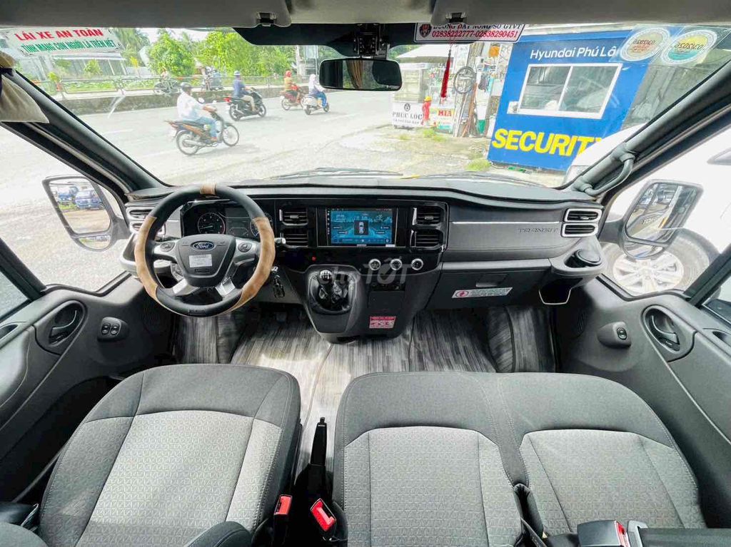Ford Transit 2024 Rất Mới - Nhiều Phụ Kiện Lên Săn. Mua bán Ô tô tại Quận Tân Bình Tp Hồ Chí Minh được đăng bởi TRUNG TÂM XE LƯỚT CHÍNH HÃNG hình 9