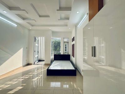 CĂN HỘ FULL NỘI THẤT NGAY CAO ĐẲNG FPT - CVPM QUANG TRUNG