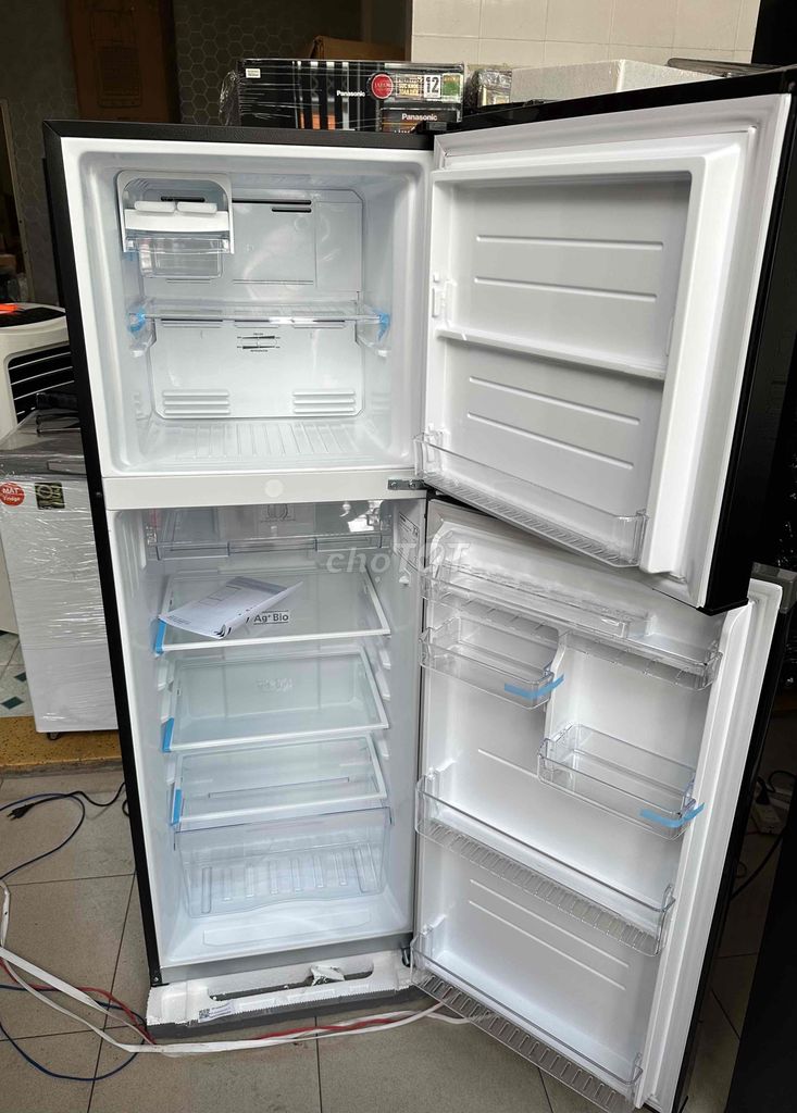 Tủ lạnh Toshiba Inverter 233 lít GR-A28VM(UKG1)
