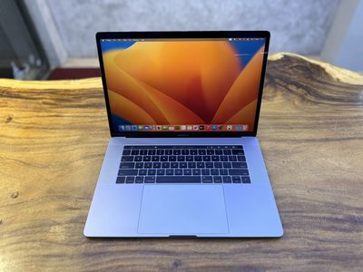 Apple MacBook Pro 2017 15" i7/16G/256GB used