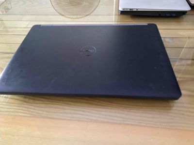 dell E5570  i5 - máy japan. Mua bán Laptop tại Thành phố Bến Tre Bến Tre được đăng bởi lê minh  mobile