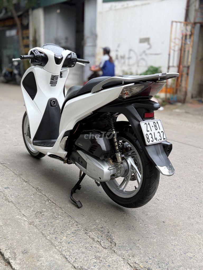 SH đèn led, 2019, máy 150, dán nilon, lốp theo xe. Mua bán Xe máy tại Quận Cầu Giấy Hà Nội được đăng bởi Em Nhung hình 5