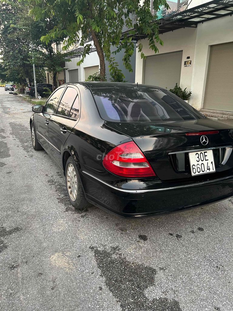 Mercedes-Benz E240 2003 Черный