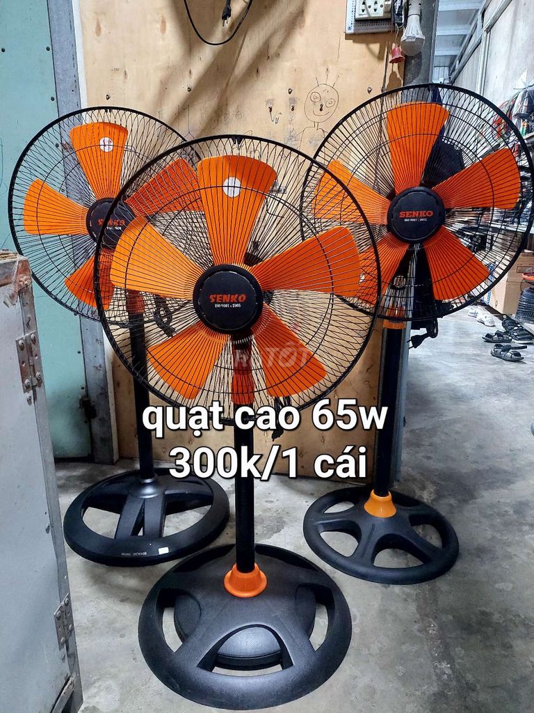 Quạt cao đẹp chạy mạnh.98