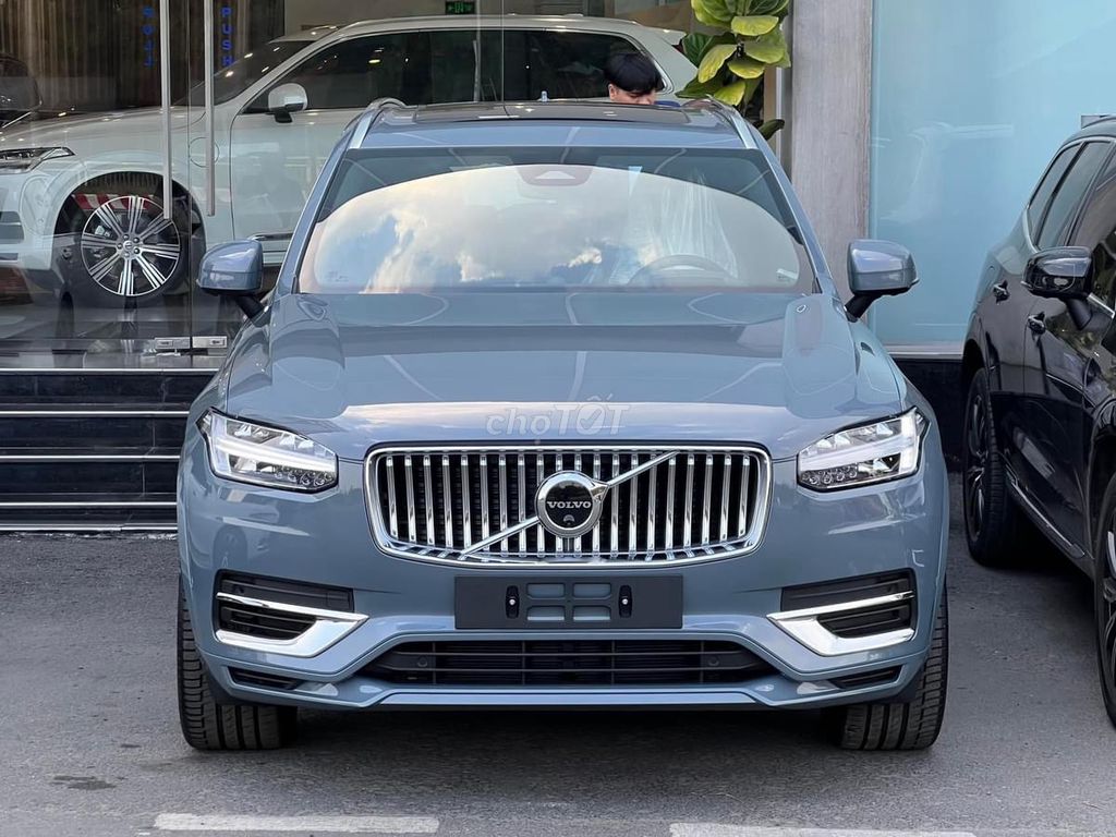 Volvo XC90 T8 Recharge Ultimate, nhập Thụy Điển