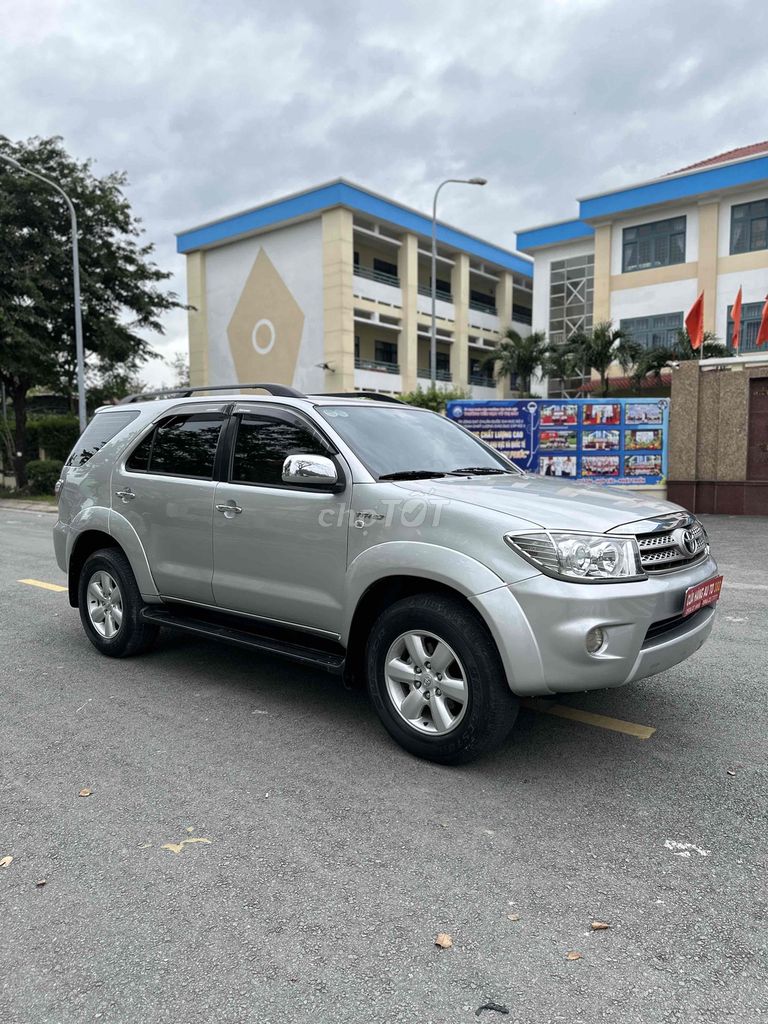 Toyota Fortuner 2012 V 2 Cầu Odo 206357km. Mua bán Ô tô tại Huyện Củ Chi Tp Hồ Chí Minh được đăng bởi Lê Hữu Hoàn hình 4