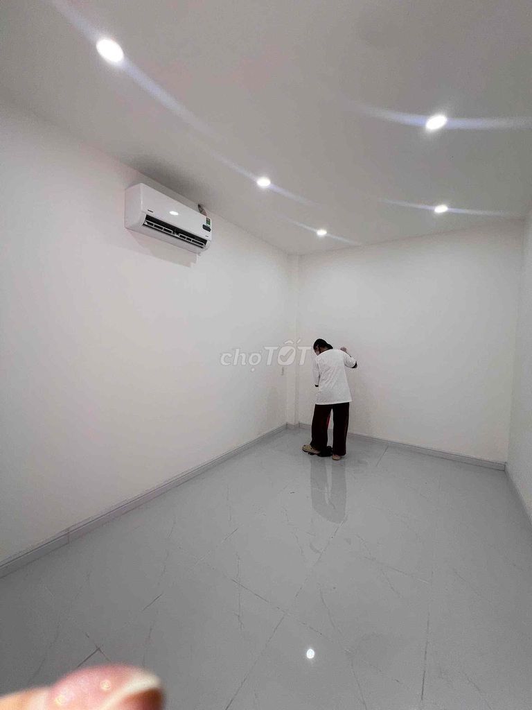 Chính chủ bán : ngôi nhà riêng toạ lạc tại 220/2/11 ,nguyễn thái học Chính chủ bán : ngôi nhà riêng toạ lạc tại 220/2/11 ,nguyễn thái học