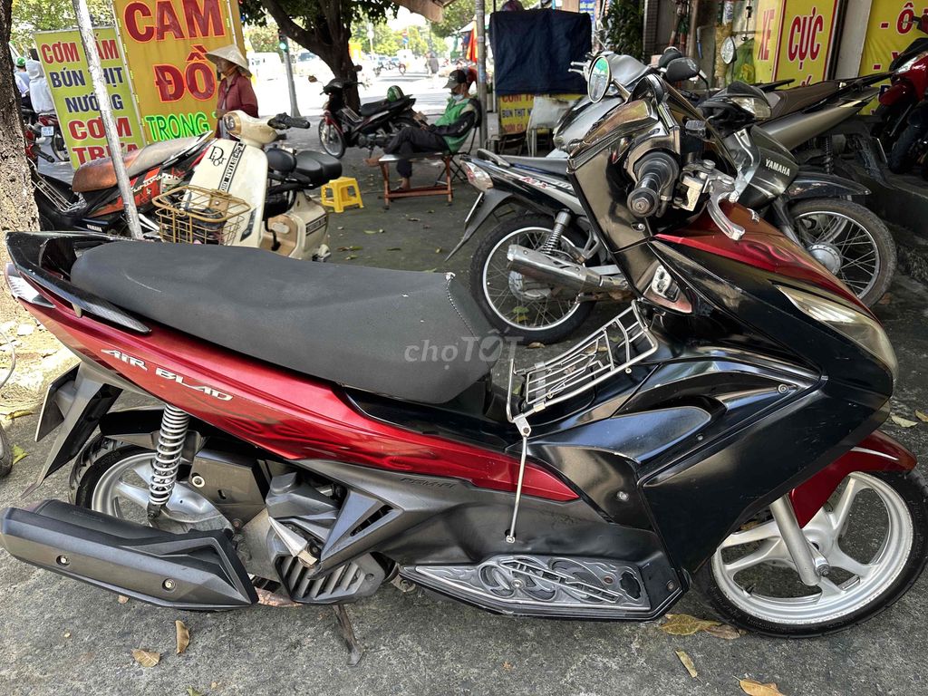 Honda Air Blade 125 2015, BSTP Đỏ đen. Mua bán Xe máy tại Quận Tân Phú Tp Hồ Chí Minh được đăng bởi Cầm Đồ Trọng Tín hình 4