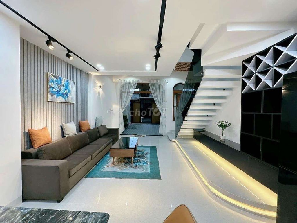 Furnished 3-bedroom house near Nguyễn Tất Thành beach — photo 4
