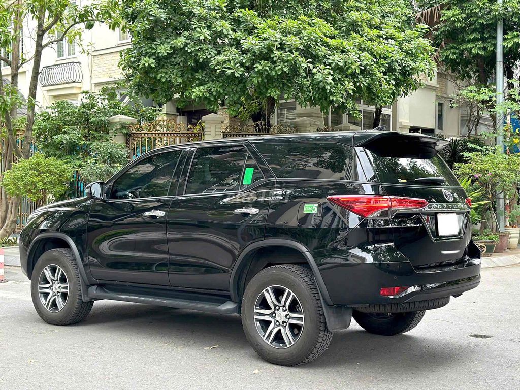 Toyota Fortuner 2024 2.4L 4x2 sx 2024 màu đen. Mua bán Ô tô tại Quận Cầu Giấy Hà Nội được đăng bởi Cao Quý hình 3