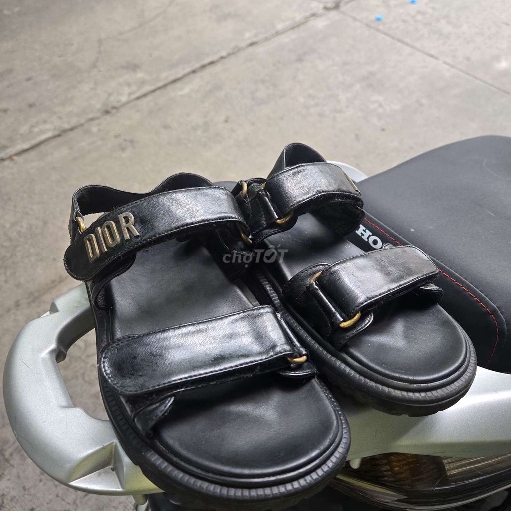 Dior Sandal Đen Unisex Size 39-40. Mua bán Giày dép tại Quận Tân Bình Tp Hồ Chí Minh được đăng bởi Võ  Phát  Lộc  hình 1