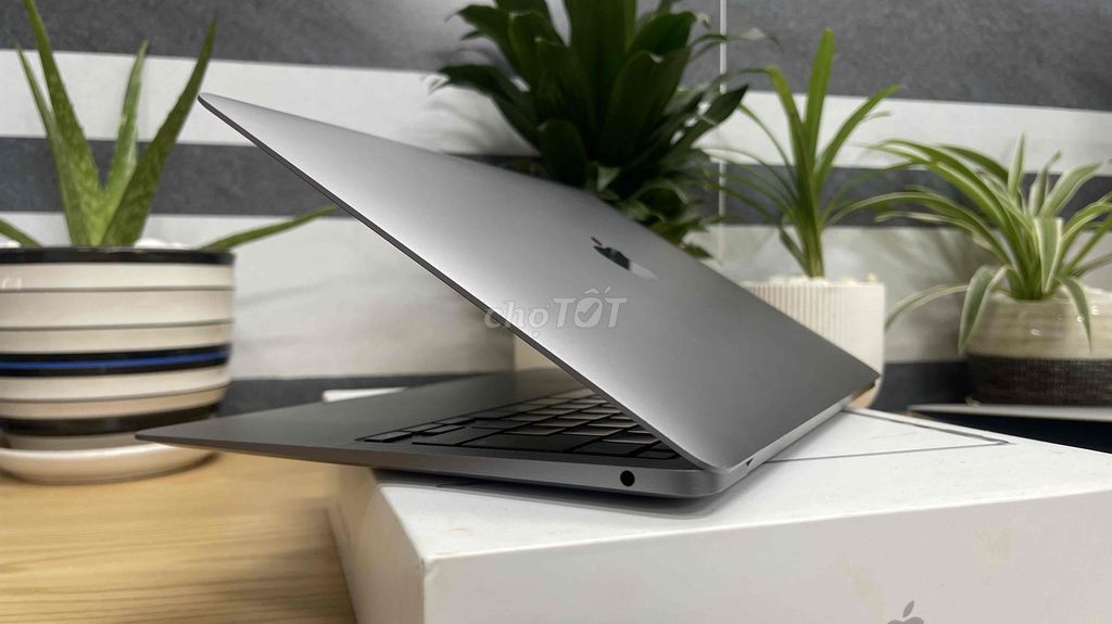 Apple MacBook Air 2020 i7 13 inch 16GB/256GB. Mua bán Laptop tại Thành phố Long Khánh Đồng Nai được đăng bởi Nguyễn  hình 1