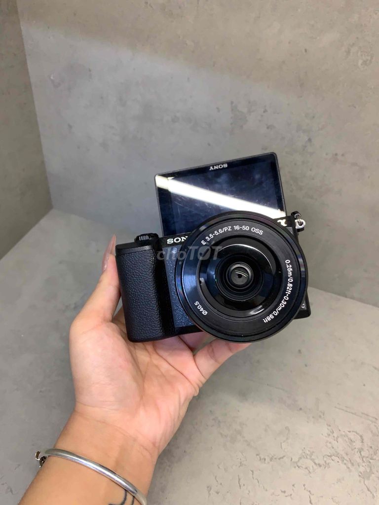 Máy ảnh Sony A5100 Trắng đen  kèm kit đẹp likenew. Mua bán Máy ảnh, Máy quay tại Huyện Thanh Trì Hà Nội được đăng bởi Đoàn Nhi hình 1
