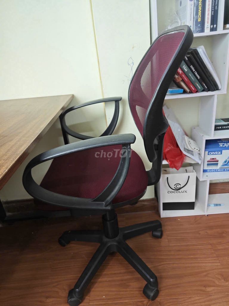 Ghế xoay văn phòng Đỏ đô. Mua bán Đồ dùng văn phòng tại Quận Ba Đình Hà Nội được đăng bởi Hiệu Qủa Nhất Chữa Nói Lắp hình 1