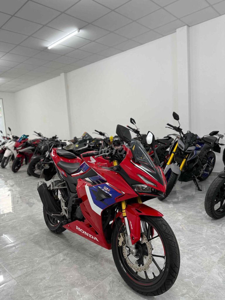 Cần Bán CBR 150R dk 2023 Cực Đẹp. Mua bán Xe máy tại Thành phố Thủ Đức Tp Hồ Chí Minh được đăng bởi Xe máy Hùng Huyền hình 3