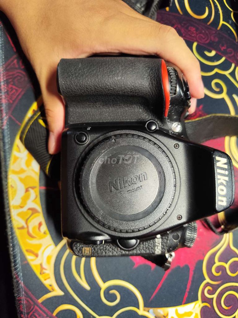  Nikon D750 + 2 pin + thẻ + grip. Mua bán Máy ảnh, Máy quay tại Huyện Gia Lâm Hà Nội được đăng bởi Nguyen Tung hình 1