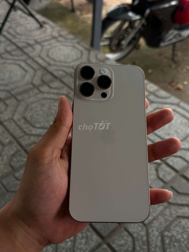 Apple iPhone 16 Pro Max 256GB Vàng 99% kp e báo TT. Mua bán Điện thoại tại Huyện Trà Cú Trà Vinh được đăng bởi thanh nguyên  hình 1