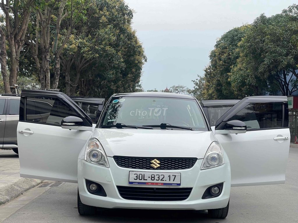 Bán xe suzuki swift sx 2015AT bản spenciel