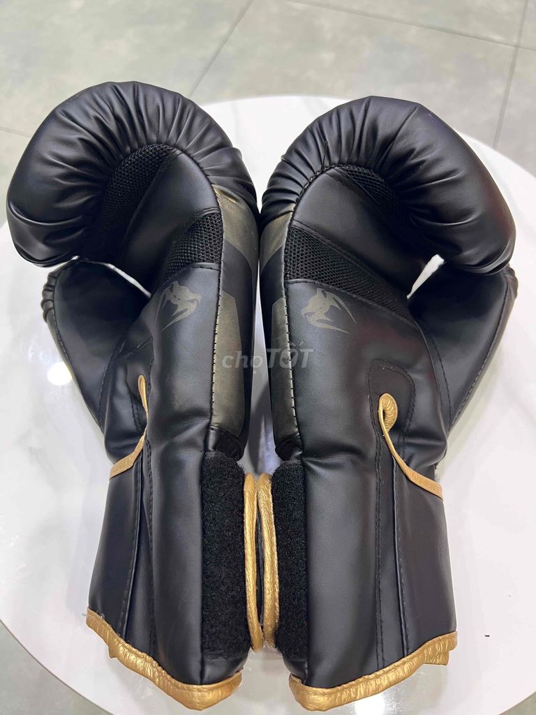 Găng tay Boxing Venum Elite 12oz