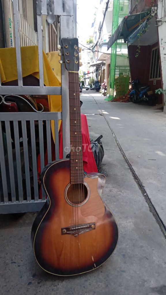 Đàn guitar gỗ bán thợ. Mua bán Nhạc cụ tại Quận 1 Tp Hồ Chí Minh được đăng bởi Hien Nguyen hình 1