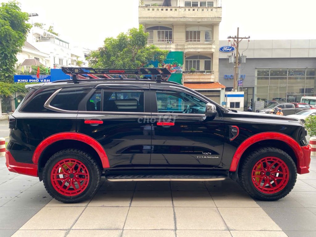 FORD EVEREST TITANIUM 2C CÁ NHÂN 2024 - 11500 KM. Mua bán Ô tô tại Quận Tân Bình Tp Hồ Chí Minh được đăng bởi Mr Hoài SÀI GÒN FORD  hình 3