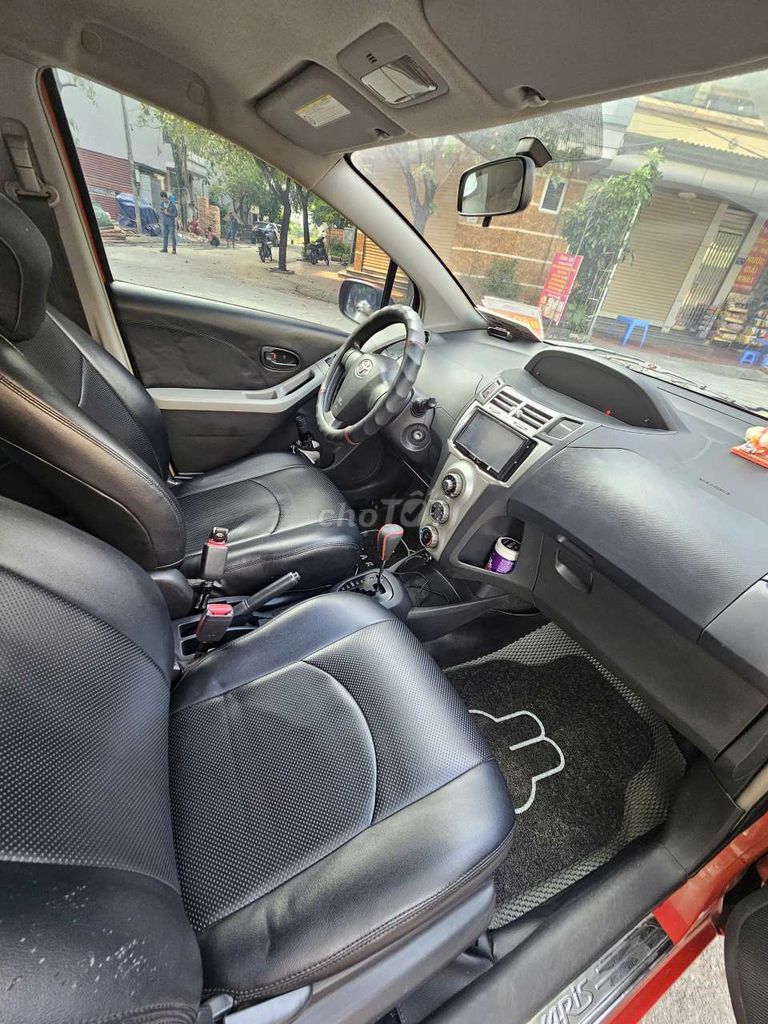 Bán xe Toyota Yaris 1.3 AT nhập Nhật Bản