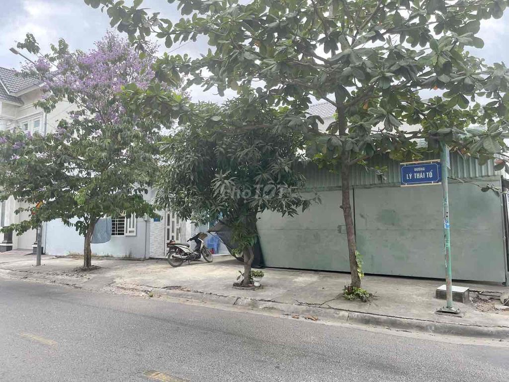 Lô góc kinh doanh mặt tiền đường ô tô phường Phú Mỹ, Tp Hcm