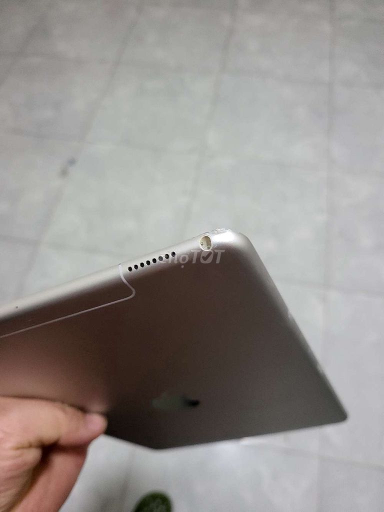 iPad Pro 10.5 inch 256GB Quốc tế 4G màn đẹp ko ám