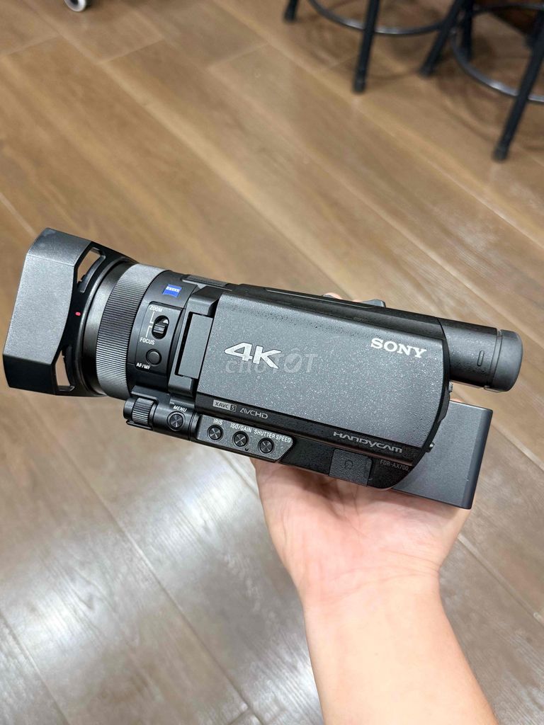Máy quay phim Sony Handycam FDR-AX700 4K. Mua bán Máy ảnh, Máy quay tại Quận Hoàng Mai Hà Nội được đăng bởi Hraw camera hình 1