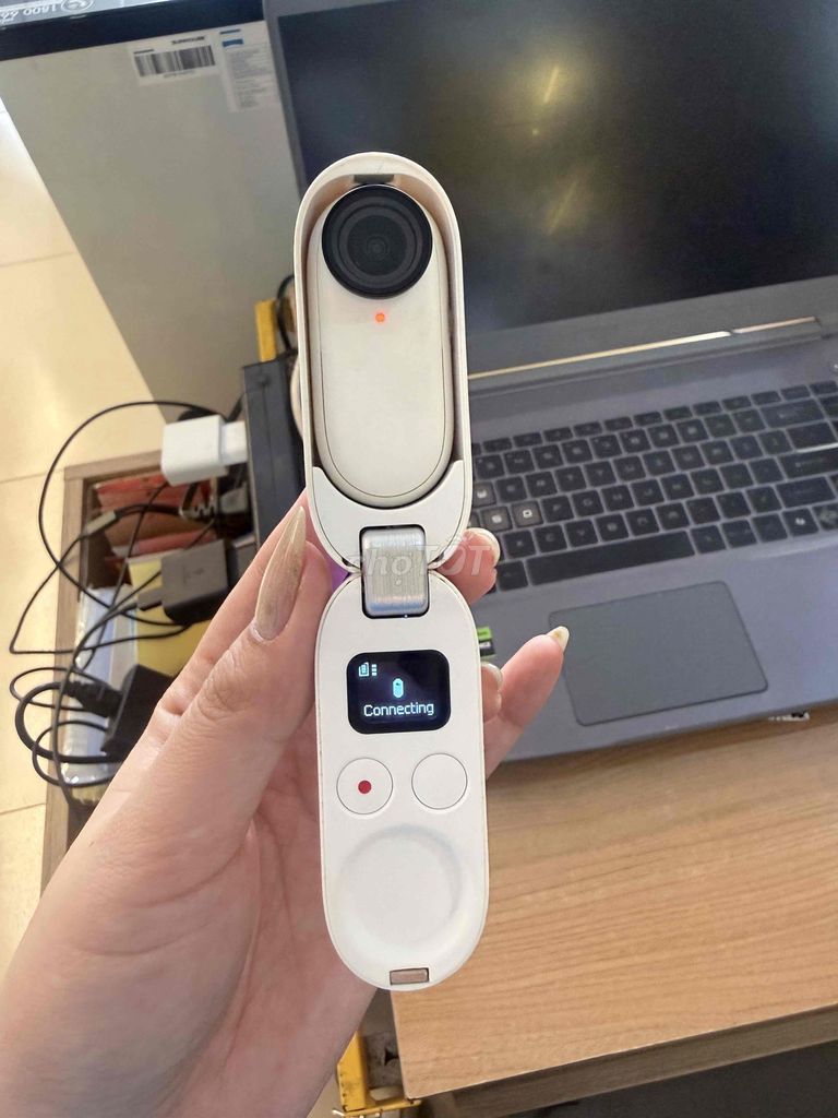 Máy quay hành trình Insta360 Trắng. Mua bán Máy ảnh, Máy quay tại Thành phố Biên Hòa Đồng Nai được đăng bởi Nguyễn Ngọc hình 1