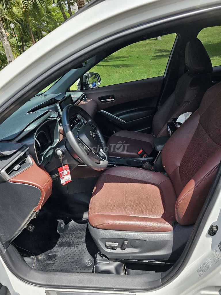 Toyota Corolla Cross 1.8V 2020 Белый